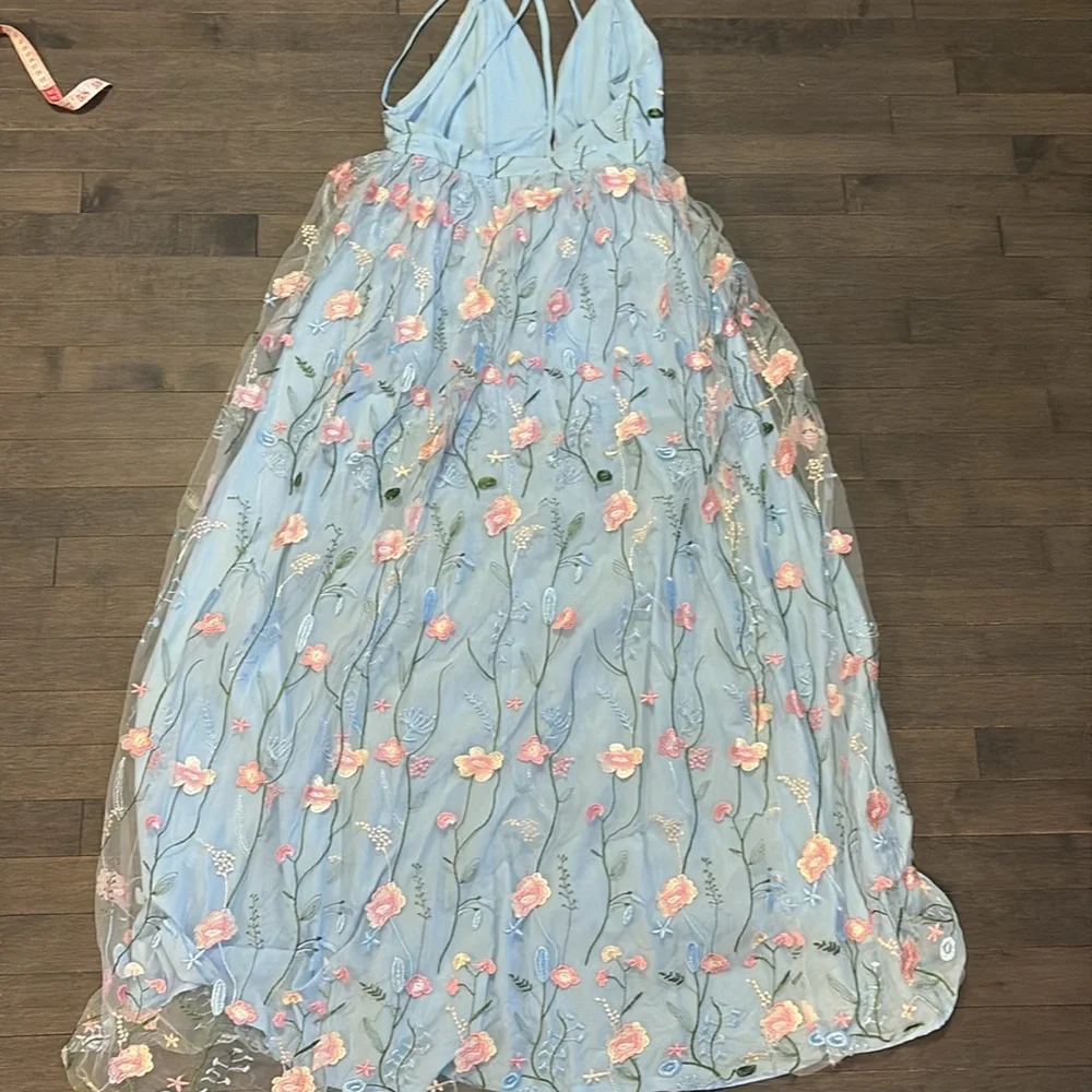 Backless Light Blue Shein Embroidered Floral Halter Dress Women’s M - Picture 13 of 14